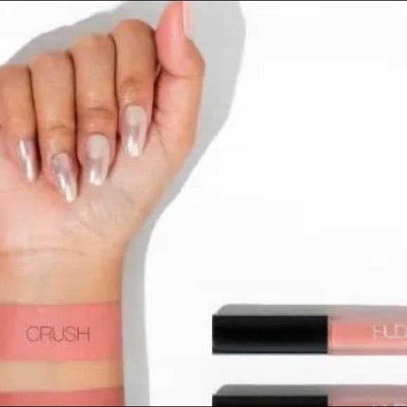 NWOB HUDA BEAUTY Liquid Matte Ultra-Comfort Transfer-proof Lipstick 4.2 ml - Picture 2 of 4